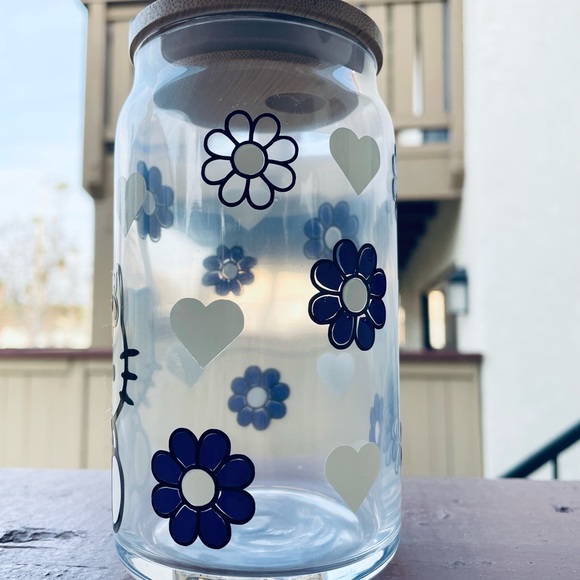 This is a brand new 16oz beer glass can with a bamboo lid. - Picture 2 of 2